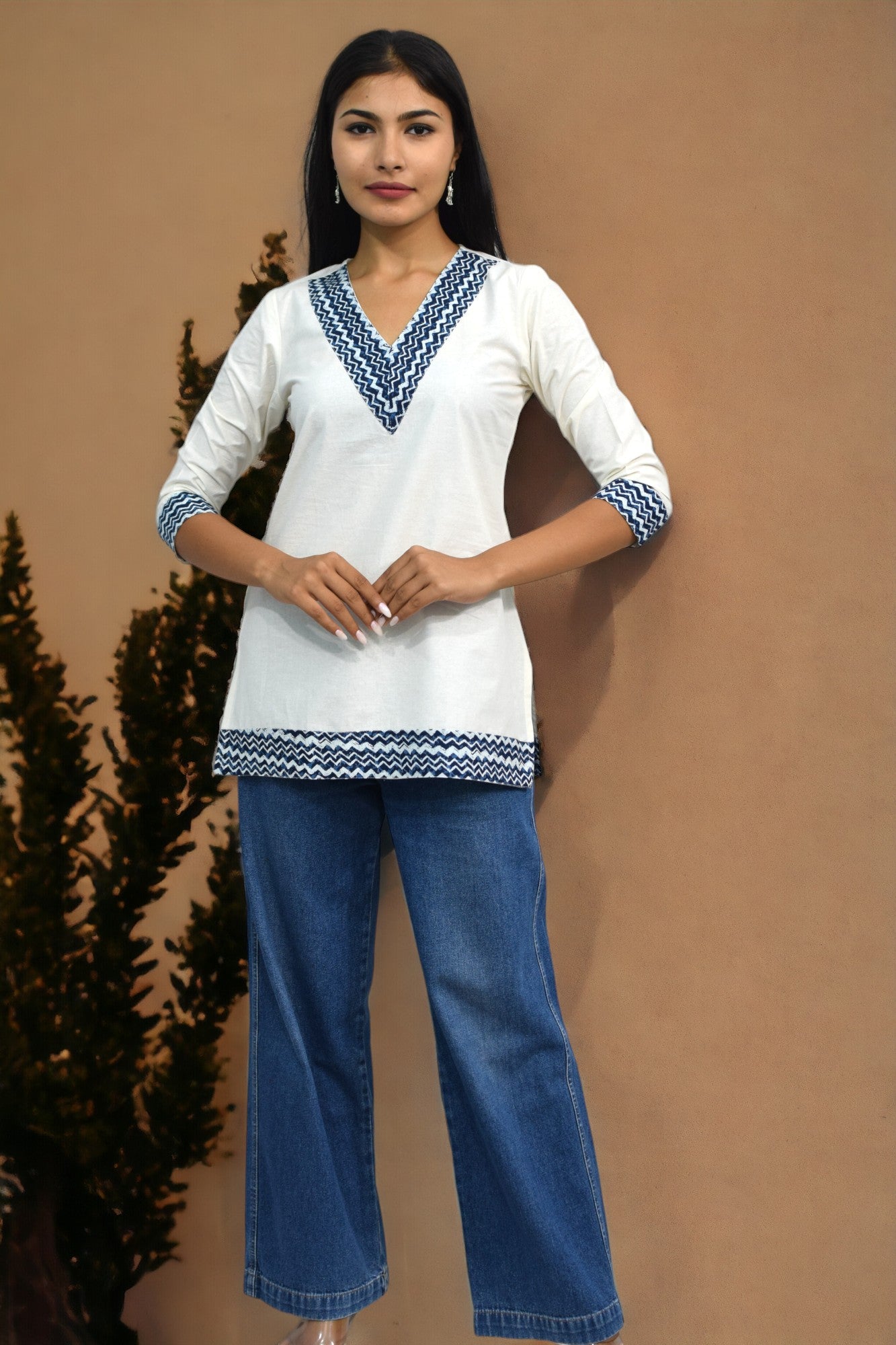 V-neck zigzag indigo short Kurti