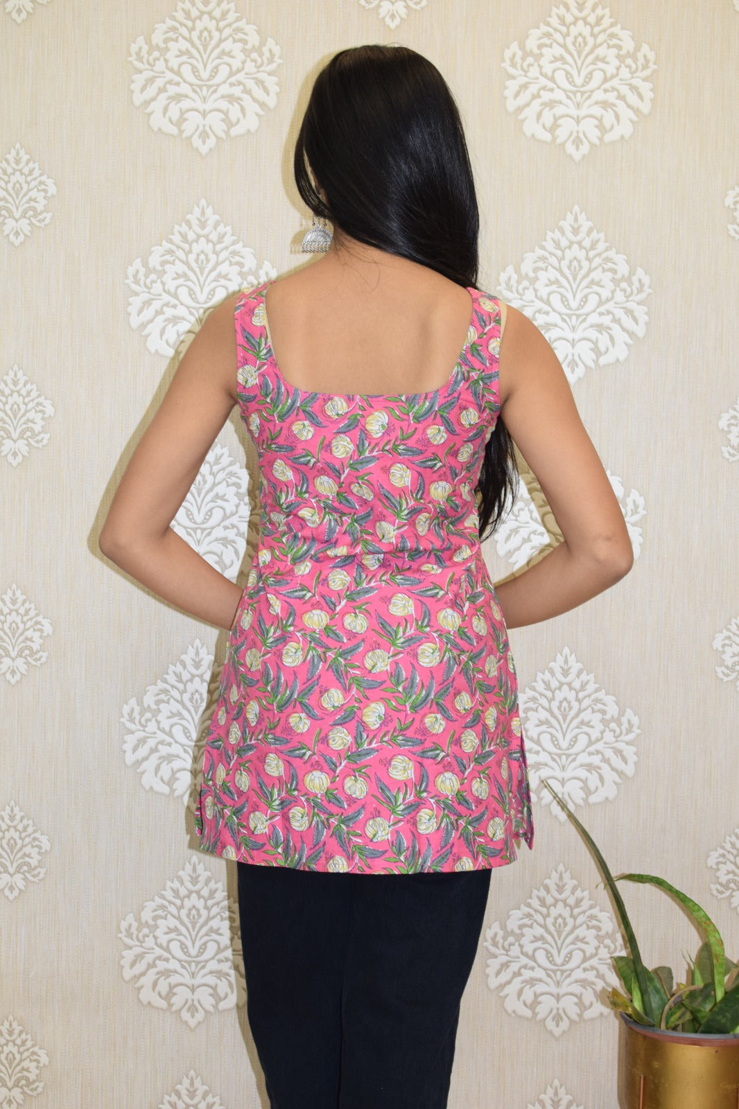Pink tamatar Cotton Broad Neck Kurti
