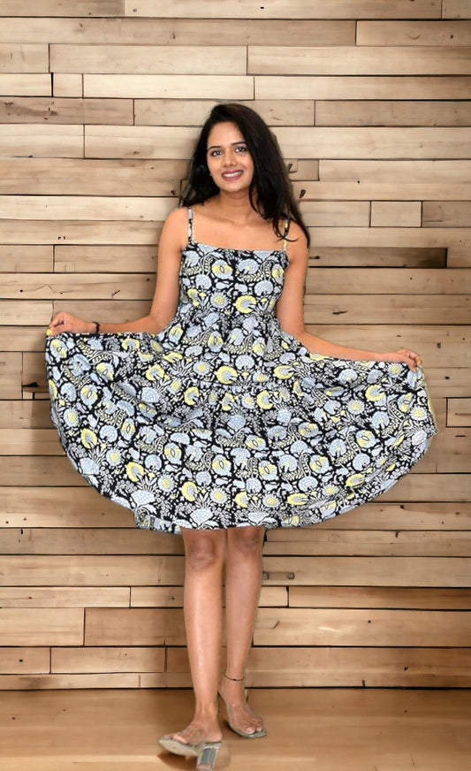 Black thigh length pintresty frock