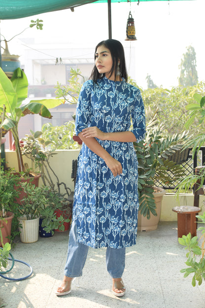 Blue matka collared Printed Cotton Kurta