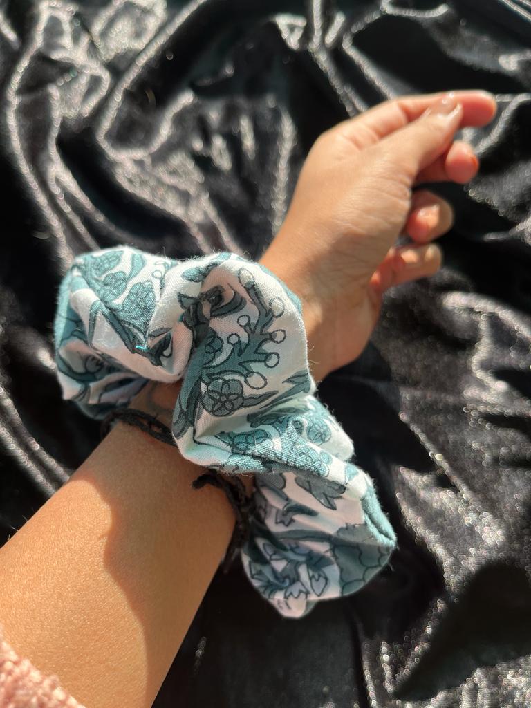 Set of Scrunchies (Assorted set of 6)