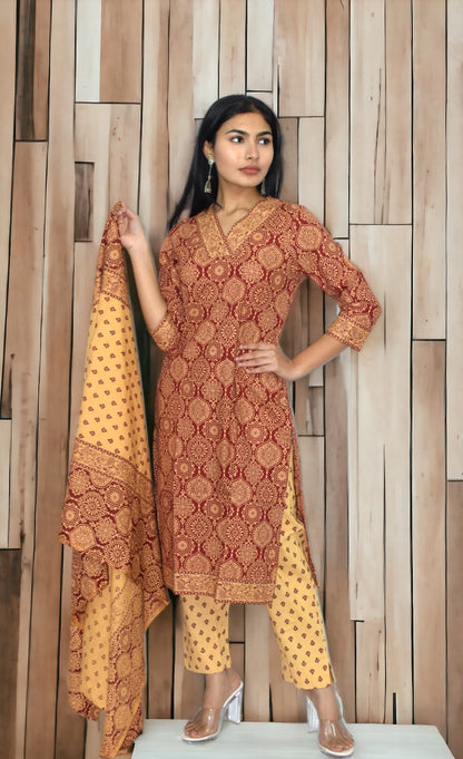 Maroon V-neck Sanganeri Print cotton straight Suit