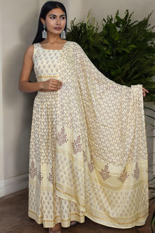 Sunehri Saaj Sleeveless Lehenga Set