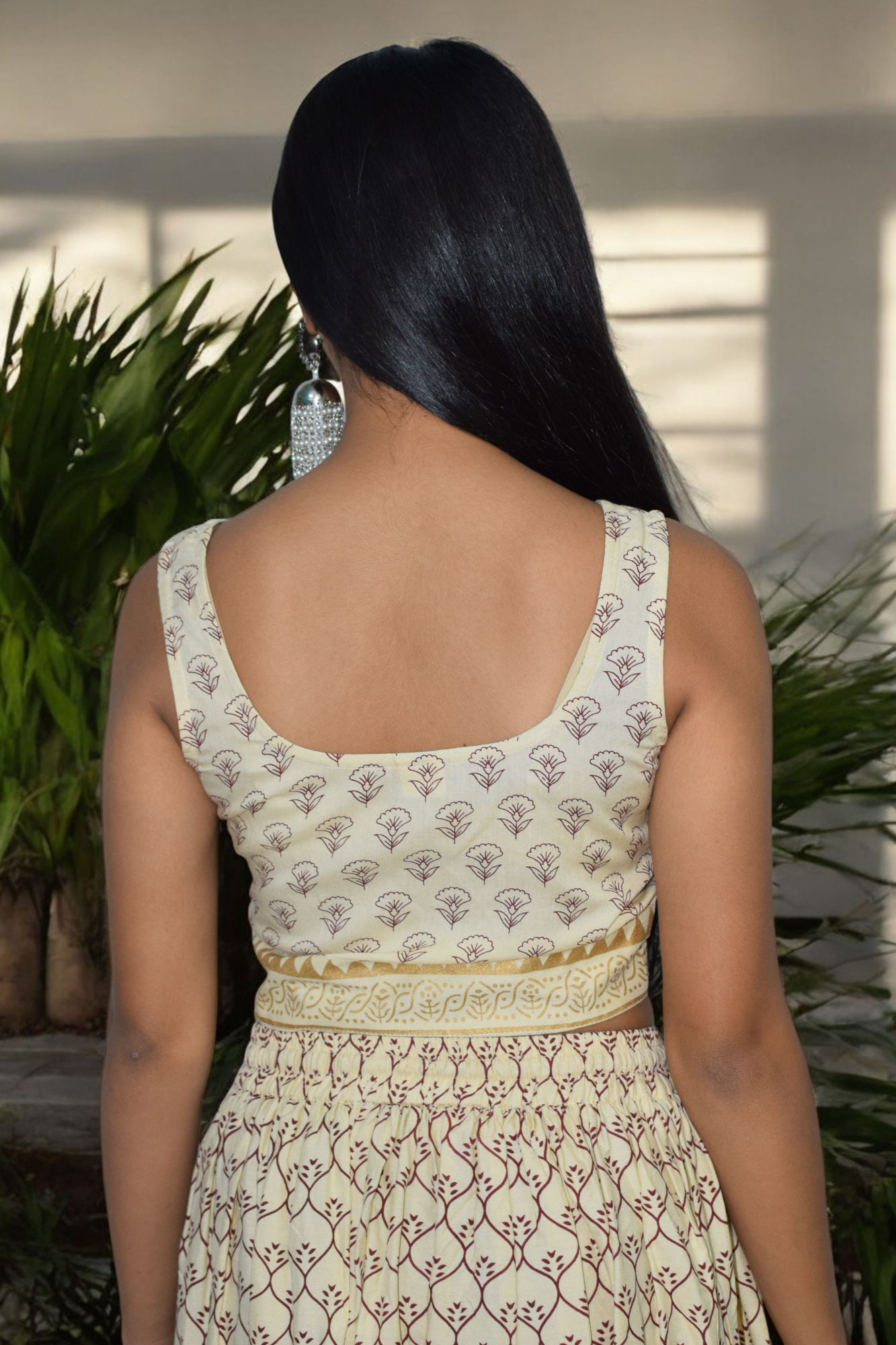 Sunehri Saaj Sleeveless Lehenga Set