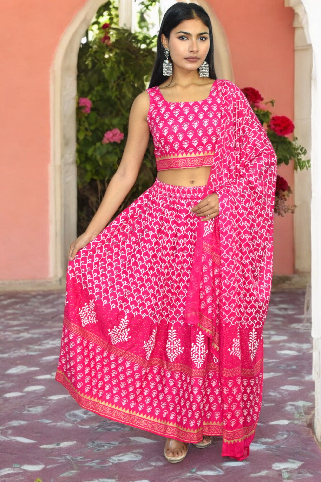 Gulabi Nazakat Sleeveless Lehenga Set