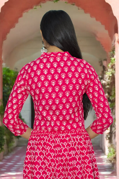 Gulabi Nazakat Lehenga Set
